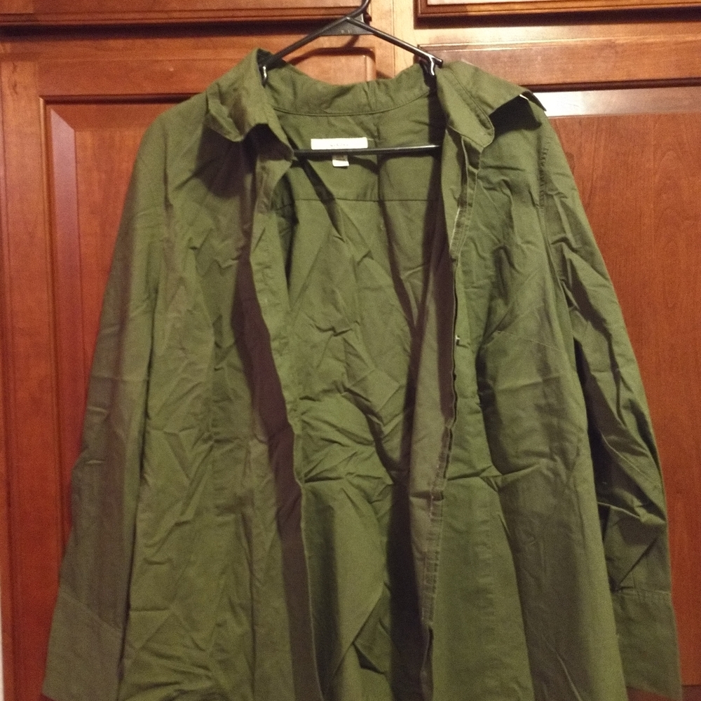 Long sleeved dress shirt